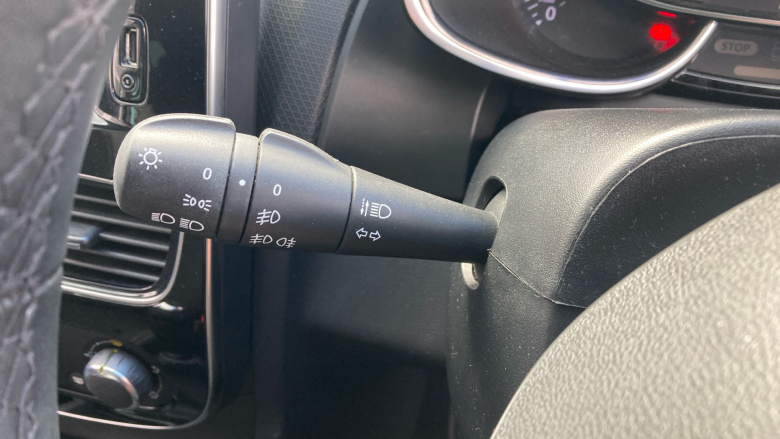 Renault Clio 0.9 TCE 90 Iconic 5dr Petrol Hatchback